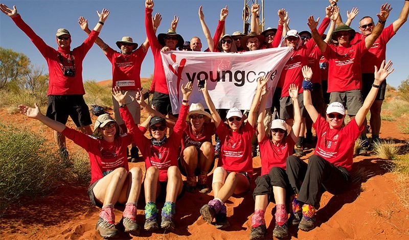 Simon Smith heeft de Youngcare Simpson Desert Challenge gedaan en heeft meer dan 300km gestapt in 10 dagen. Daardoor heeft hij +15,000$ kunnen verzamelen. Simon Smith heeft de Youngcare Simpson Desert Challenge gedaan en heeft meer dan 300km gestapt in 10 dagen. Daardoor heeft hij +15,000$ kunnen verzamelen.